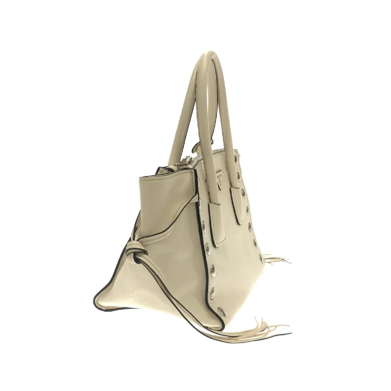 Prada Cleo bags with a contrast - colored interior for visual interestPrada City Calf Twin Pocket e0L0f2