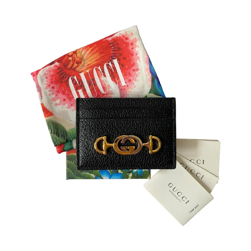 Women Gucci bags with a zippered interior pocketGucci Zumi Signature Card Holder