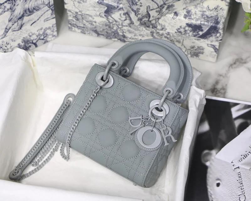 Luxury Christian Dior crossbody bags with a chain - link strapChristian Dior  Bags - 4126